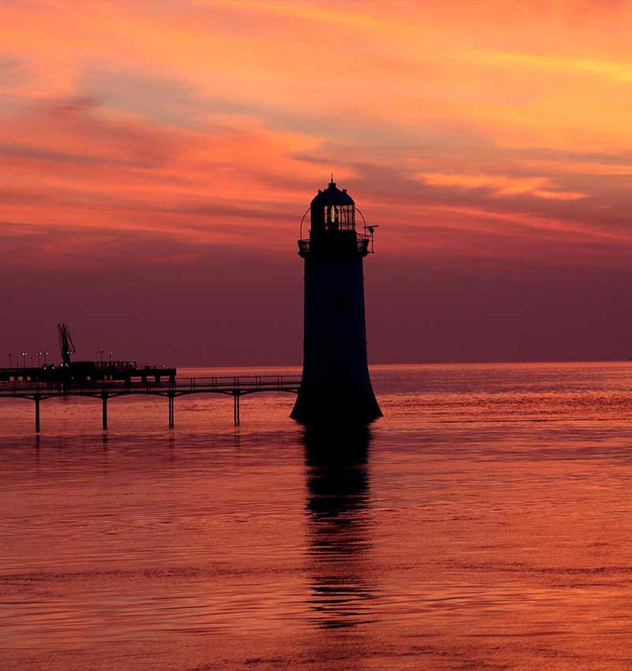 Tarbert Lighthouse at dusk